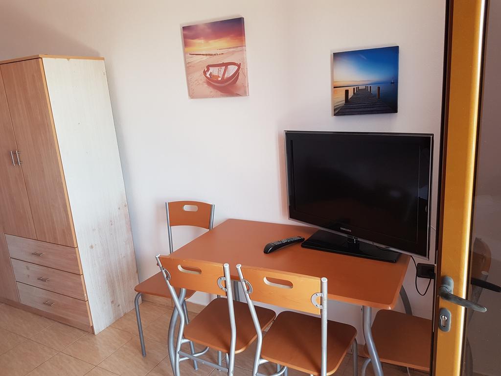 Ilias Vila Melpo Apartments מראה חיצוני תמונה